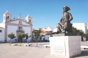 Estátua do Infante Dom Henrique em Lagos